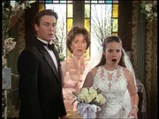 Nach zahlreichen Zwischenfällen wollen Piper (Holly Marie Combs, r.) und Leo (Brian Krause, l.) endlich heiraten. Doch auch an diesem Tag wartet eine unangenehme Überraschung auf sie ... Nach zahlreichen Zwischenfällen wollen Piper (Holly Marie Combs, r.) und Leo (Brian Krause, l.) endlich heiraten. Doch auch an diesem Tag wartet eine unangenehme Überraschung auf sie ...
