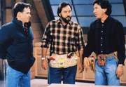 Tim (Tim Allen, re.) engagiert seinen arbeitslos gewordenen Bruder Marty (William O'Leary, li.) für den Bau der neuen Tool Time-Dekoration. Doch die Zusammenarbeit erweist sich als problematisch... Tim (Tim Allen, re.) engagiert seinen arbeitslos gewordenen Bruder Marty (William O'Leary, li.) für den Bau der neuen Tool Time-Dekoration. Doch die Zusammenarbeit erweist sich als problematisch...