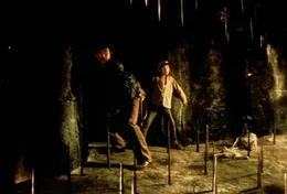 Indy (Harrison Ford, l.) und Short Round (Ke Huy Quan, r.)