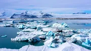 Die monumentale Gletscherlagune J&ouml;kuls&aacute;rl&oacute;n im S&uuml;den der Islands.
