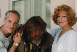 Mit viel Optimismus und sozialem Engagement will das Million&auml;rs-Ehepaar Dave (Richard Dreyfuss, l.) und Barbara (Bette Midler, r.) dem lebensm&uuml;den Gammler Jerry (Nick Nolte, M.) wieder auf die Beine helfen - aber es kommt ganz anders ...