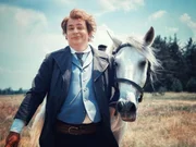 Makler Steve (Paul Sedlmeir) wittert das gro&szlig;e Gesch&auml;ft. Er will der unbedarften Siedlerfamilie ein Grundst&uuml;ck der Ureinwohner verkaufen. Wird er mit seinem Deal durchkommen?