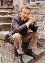 Tierarzt Dr. James Herrio(Christopher Timothy)
