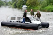 V.l.: James May, Jeremy Clarkson und Richard Hammond auf dem Hovervan.