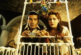 Die beiden Top-Spione Ingrid (Carla Gugino) und Gregorio Cortez (Antonio Banderas) sind &uuml;bergl&uuml;cklich, dass sie Nachwuchs bekommen haben.