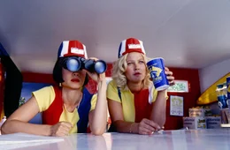 L-R: Lucy Liu als Alex Munday, Drew Barrymore als Dylan Sanders