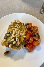 Vorspeise von Michael Huneck: Gem&uuml;semuffin mit Tomatensalat