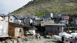 Leben an der Datumsgrenze: Die Insel Little Diomede liegt mitten in der Beringstra&szlig;e. 80 Menschen wohnen hier.