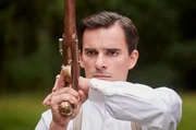 Philipp (Hannes Wegener) und Alexander duellieren sich. Philipp (Hannes Wegener) und Alexander duellieren sich.