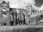 Zerst&ouml;rtes Schloss in K&ouml;nigsberg, 1944