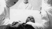 Der Film 'Alien Autopsy' &uuml;ber die angebliche Obduktion eines Aliens l&ouml;ste eine breite Debatte aus.