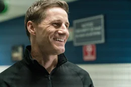Travis Hall (Sam Jaeger)    +++ Die Verwendung des sendungsbezogenen Materials ist nur mit dem Hinweis und Verlinkung auf RTL+ gestattet. +++