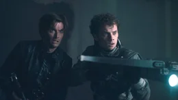Gemeinsam mit Vampirj&auml;ger Peter Vincent (David Tennant) schleicht sich Charley (Anton Yelchin) in Jerrys (Colin Farrell) Haus, um dem Vampir endg&uuml;ltig den Gar auszumachen.