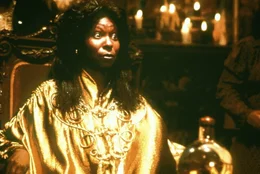 Das obskure Medium Oda Mae Brown (Whoopi Goldberg) stellt erschreckt fest, dass sie wirklich mit einem Geist kommunizieren kann ...