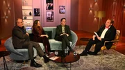 Oliver Kalkofe (r.) erklärt Oliver Welke (l.), Carolin Kebekus (2.v.l.) und Bastian Pastewka (2.v.r.), worum es beim Spiel "SchleTitZ" geht. Oliver Kalkofe (r.) erklärt Oliver Welke (l.), Carolin Kebekus (2.v.l.) und Bastian Pastewka (2.v.r.), worum es beim Spiel "SchleTitZ" geht.