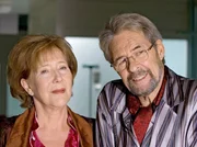 Peter Britz (Ezard Hau&szlig;mann) lernt in der Klinik Leonore Gerber (Veronika Fitz) kennen. Doch alle kleinen Reibereien k&ouml;nnen nicht verbergen, dass sie sich besser verstehen, als Peter Britz je erwartet h&auml;tte - eigentlich favorisiert er j&uuml;ngere Frauen.