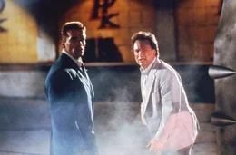 Die beiden Cops Ivan Danko (Arnold Schwarzenegger, l.) und Art Ridzik (James Belushi) k&auml;mpfen sich durch die Unterwelt Chicagos. Ihr Ziel: Einen Drogenbaron am Auslandsgesch&auml;ft hindern. "Read Heat", 05.12.2008, 20.15 Uhr Abdruck honorarfrei bei Sendehinweis auf Tele 5 bis 2 Tage nach Ausstrahlung. Verwendung nur mit Copyrightvermerk. Die Fotos d&uuml;rfen nicht archiviert und nicht an Dritte weitergeleitet werden. - Gilt auch bei Wdh.