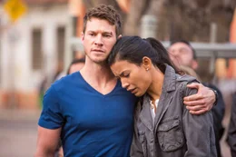 Brandon Beckett (Chad Michael Collins) und  Kate Estrada (Danay Garcia)  Die Verwendung des sendungsbezogenen Materials ist nur mit dem Hinweis und Verlinkung auf TVNOW gestattet.