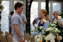 Stifler (Seann William Scott) hat ein Auge auf die Brautjungfer Cadence (January Rose) geworfen..Stifler (Seann William Scott) hat ein Auge auf die Brautjungfer Cadence (January Rose) geworfen..