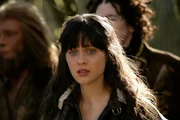 Durch einen Wirbelsturm wurde DG (Zooey Deschanel) in die magsiche Wunderwelt Oz fortgetrieben. Hier muss sie sich nun vor einer b&ouml;sen K&ouml;nigin verstecken.