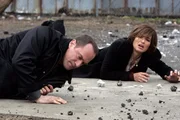 LAW & ORDER: SPECIAL VICTIMS UNIT -- "Authority" Episode 90017 -- Pictured: (l-r) Chris Meloni as Detective Elliot Stabler, Mariska Hargitay as Detective Olivia Benson -- NBC Photo: Virginia Sherwood LAW & ORDER: SPECIAL VICTIMS UNIT -- "Authority" Episode 90017 -- Pictured: (l-r) Chris Meloni as Detective Elliot Stabler, Mariska Hargitay as Detective Olivia Benson -- NBC Photo: Virginia Sherwood