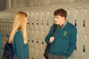 Connell (Paul Mescal) ist als Sportler ziemlich beliebt auf der Schule und offensichtlich der Schwarm der attraktiven Rachel (Leah McNamara).