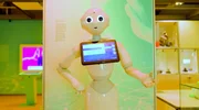 Roboter, KI und Quantencomputer - das Heinz Nixdorf MuseumsForum ist das weltgr&ouml;&szlig;te Computermuseum.