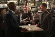 Ray Holt (Andr&eacute; Braugher, l.); Jake Peralta (Andy Samberg, r.)
