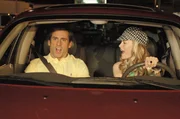 Die Idee von seinen Freunden, sich erst an betrunkenen Frauen zu versuchen, klingt f&uuml;r Andy (Steve Carrell, l.) gut. Doch die wilde Nicky (Leslie Mann, r.) ist dem 40-J&auml;hrigen zu heftig unterwegs ...