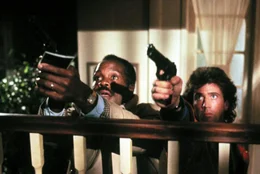 Roger (Danny Glover, li.) und Martin (Mel Gibson, re.) untersuchen einen vermeintlichen Selbstmord untersuchen und kommen dabei einem brutalen Rauschgiftring auf die Spur. TM & &copy;2008 Warner Bros. Entertainment Inc. All Rights Reserved. FOR EDITORIAL USE ONLY -- DO NOT ARCHIVE -- NOT FOR RESALE
