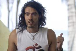 Ist Peter ein Dorn im Auge: Aldous Snow (Russell Brand) ...