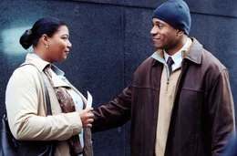 Antonia Byrd (Queen Latifah, l.) w&uuml;nscht sich nichts sehnlicher, als ein Date mit Sean (LL Cool J, r.) ...