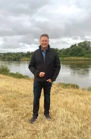 Axel Bulthaupt an der Elbe