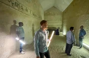 &Auml;gyptologe Dr. Chris Naunton erforscht das Geheimnis der "verlorenen Pyramide" des Pharaos Djedefre: Spurensuche in der Grabkammer von Djedefres Bruder Chephren.