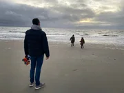 Winter auf Borkum: Strandspaziergänge bei jedem Wetter. Winter auf Borkum: Strandspaziergänge bei jedem Wetter.