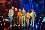 Team Maus und Team Elefant freuen sich auf „Die große Maus-Show“: v.l.n.r. Jörg Pilawa, Michael Mittermeier und Annette Frier neben Wincent Weiss, Motsi Mabuse und Andy Borg. Team Maus und Team Elefant freuen sich auf „Die große Maus-Show“: v.l.n.r. Jörg Pilawa, Michael Mittermeier und Annette Frier neben Wincent Weiss, Motsi Mabuse und Andy Borg.