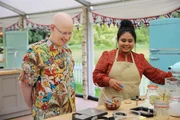 Matt Lucas (l.); Syabira (r.)