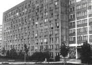 In einem Hochhaus in Halle-Neustadt wird 1982 ein Matrose ermordet.