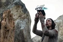 Mills (Adam Driver).
