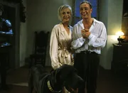 Graf Robert (Wilfried Hochholdinger) und seine Verlobte, die reiche und schöne Dorle (Inka Calvi), amüsieren sich mit der Dogge Doggidogdog im Schloß. Graf Robert (Wilfried Hochholdinger) und seine Verlobte, die reiche und schöne Dorle (Inka Calvi), amüsieren sich mit der Dogge Doggidogdog im Schloß.