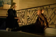 Vuk (Jessica Chastain, l.); Professor X (James McAvoy, r.)