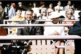Frank Sinatra als Tony Rome, Raquel Welch als Kit Forres