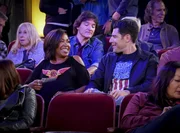Tina Butler (Tichina Arnold, l.); Dave Johnson (Max Greenfield, r.)