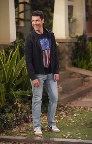 Dave Johnson (Max Greenfield)