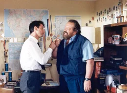 L-R: Victor (Thierry Lhermitte) und Bull Webster (Bud Spencer)