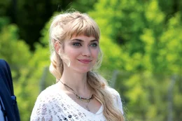 Julia Maddon (Imogen Poots)