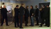 Eliot Spencer (Christian Kane) und Alec Hardison (Aldis Hodge, M.r.)
