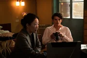 Eve (Sandra Oh) und Hugo (Edward Bluemel) sind nach Rom gereist, um die Operation zu &uuml;berwachen. Doch kaum angekommen, machen sie eine &uuml;berraschende Entdeckung.