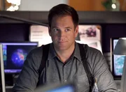 Gemeinsam mit seinen Kollegen muss Tony (Michael Weatherly) in einem Hackerangriff ermitteln ...