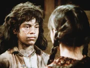 Plötzlich steht Jenny Wilder dem "Wolfsjungen" Matthew gegenüber, der aus seinem Käfig ausgebrochen ist. Plötzlich steht Jenny Wilder dem "Wolfsjungen" Matthew gegenüber, der aus seinem Käfig ausgebrochen ist.